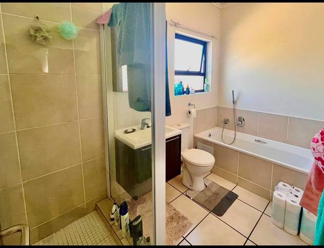 1 BEDROOM APARTMENT FOR SALE IN BRYANSTON